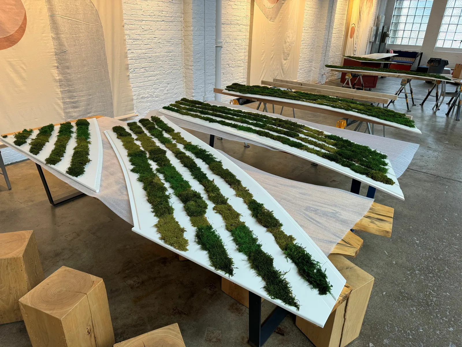 Custom green wall Icon Modern Install